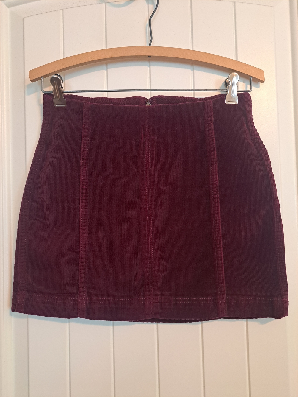 Wild Fable Burgundy Corduroy Seamed Mini Corduroy Mini Skirt in Burgundy - Women